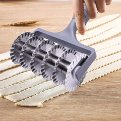 QLux Plastico Pastry Cutter